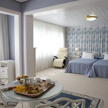 Rocas Playa Hotel Castro Urdiales