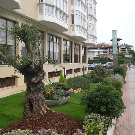 Rocas Playa Hotel Castro Urdiales