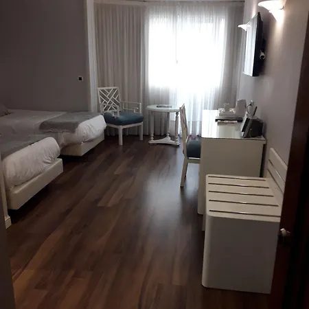 Rocas Playa Castro Urdiales