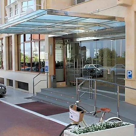 Hotel Rocas Playa 4*