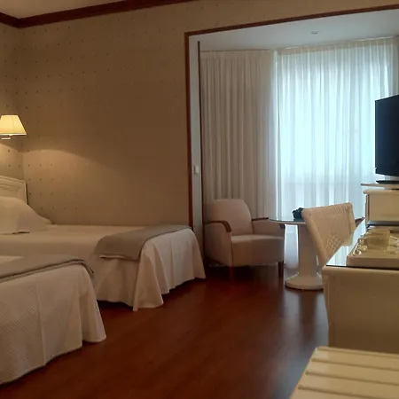 Rocas Playa 4* كاسترو أورديالس