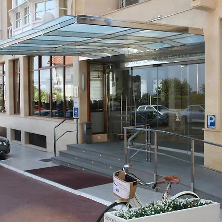 Rocas Playa Castro Urdiales