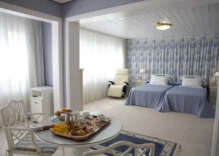 Rocas Playa Hotel Castro Urdiales