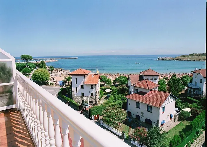 Rocas Playa Hotel 4*