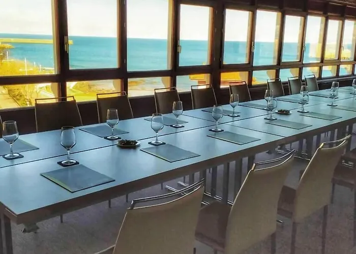 Rocas Playa Hotel Castro Urdiales