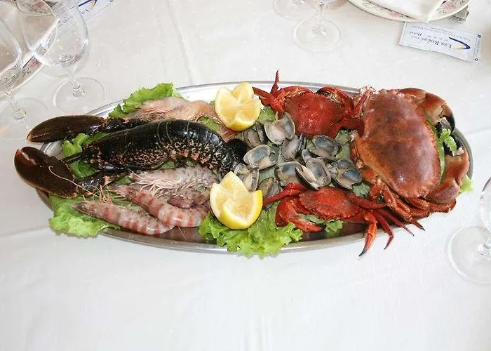 فندق Rocas Playa كاسترو أورديالس