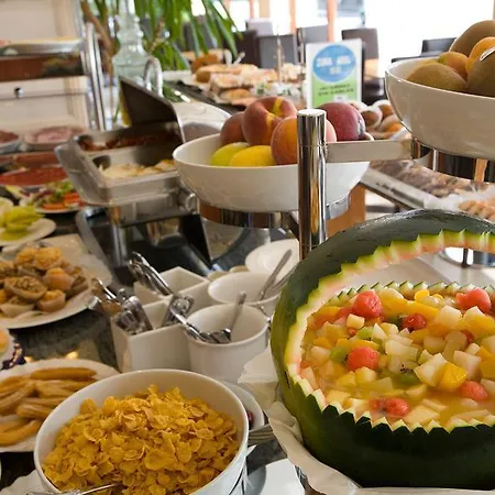 Rocas Playa Hotel 4*